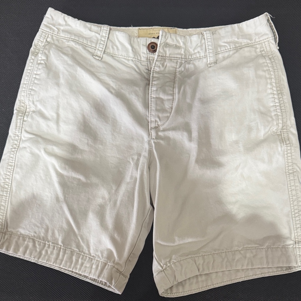 Hollister Men's Tan Flat Front Shorts